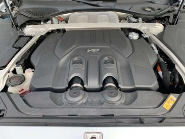 Bentley Flying Spur V8 Mulliner — photo 9