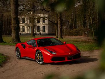 Ferrari 488 GTB — photo 2