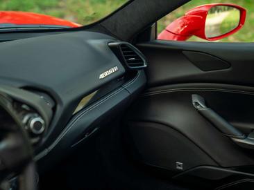 Ferrari 488 GTB — photo 40