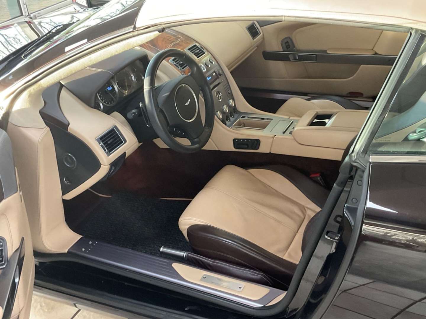 Aston Martin DB9 Volante 5.9 Touchtronic - 2008 - Joinsteer - #10