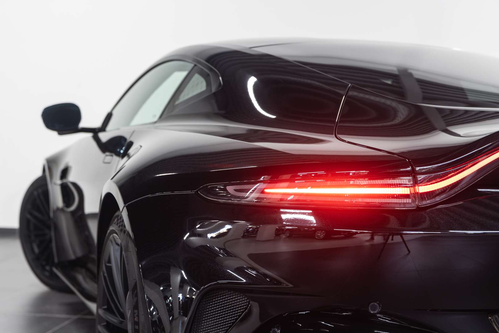 Aston Martin Vantage Coupe - 2025 - Joinsteer - #23