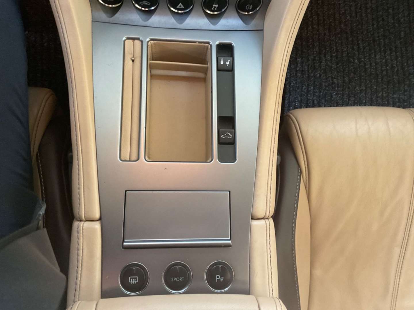 Aston Martin DB9 Volante 5.9 Touchtronic - 2008 - Joinsteer - #17