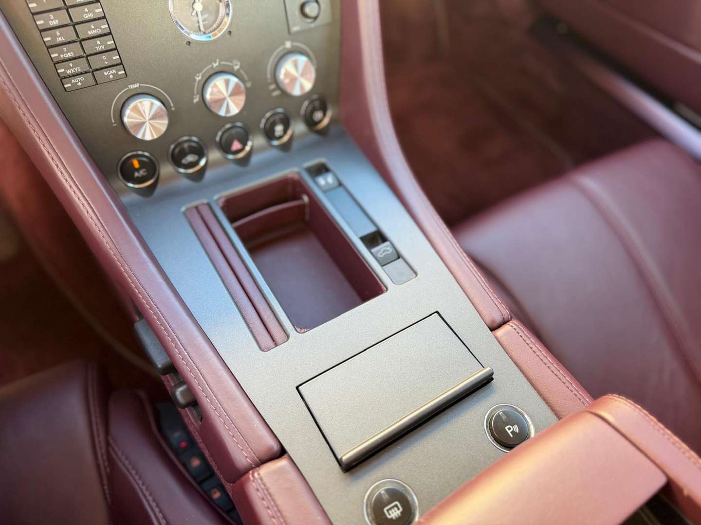 Aston Martin Vantage Full Carnet - 2008 - Joinsteer - #17