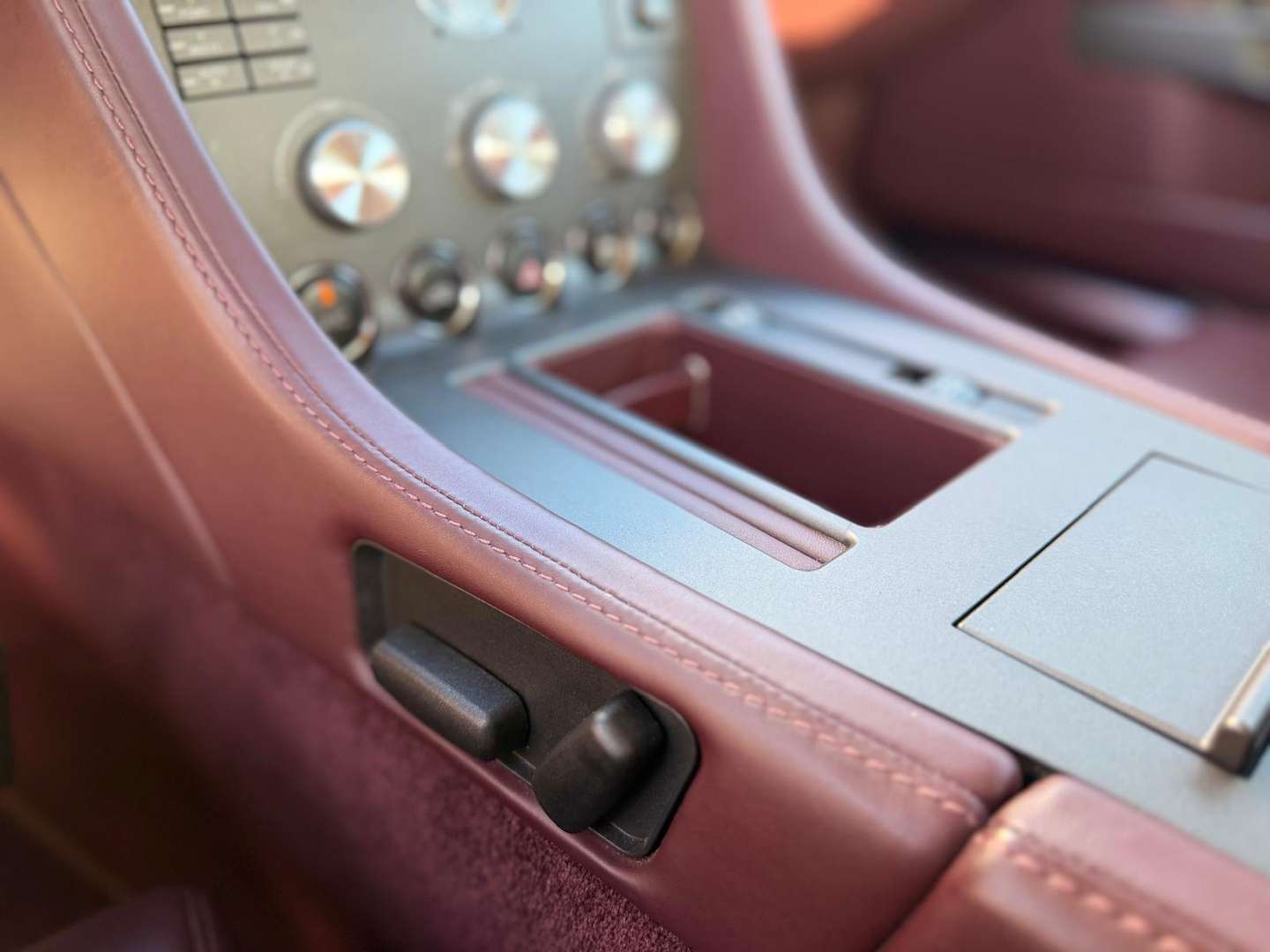 Aston Martin Vantage Full Carnet - 2008 - Joinsteer - #18