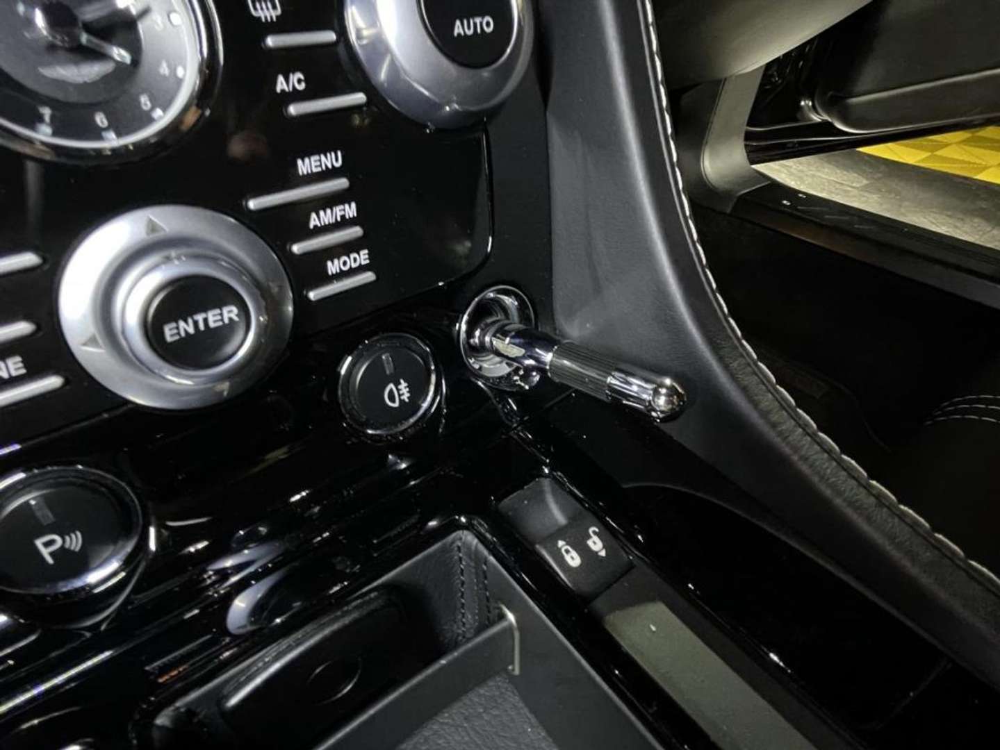 Aston Martin V8 Roadster 4.7 Sportshift II - 2012 - Joinsteer - #29