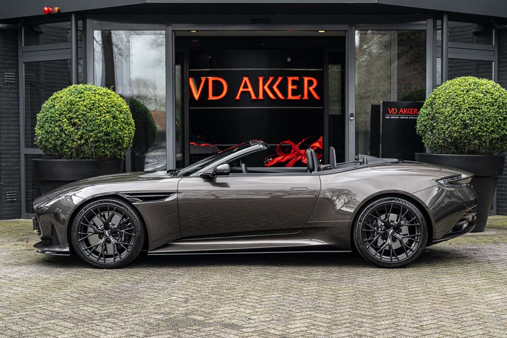 Aston Martin DB12 Volante V8 - 2025 - Joinsteer - #6