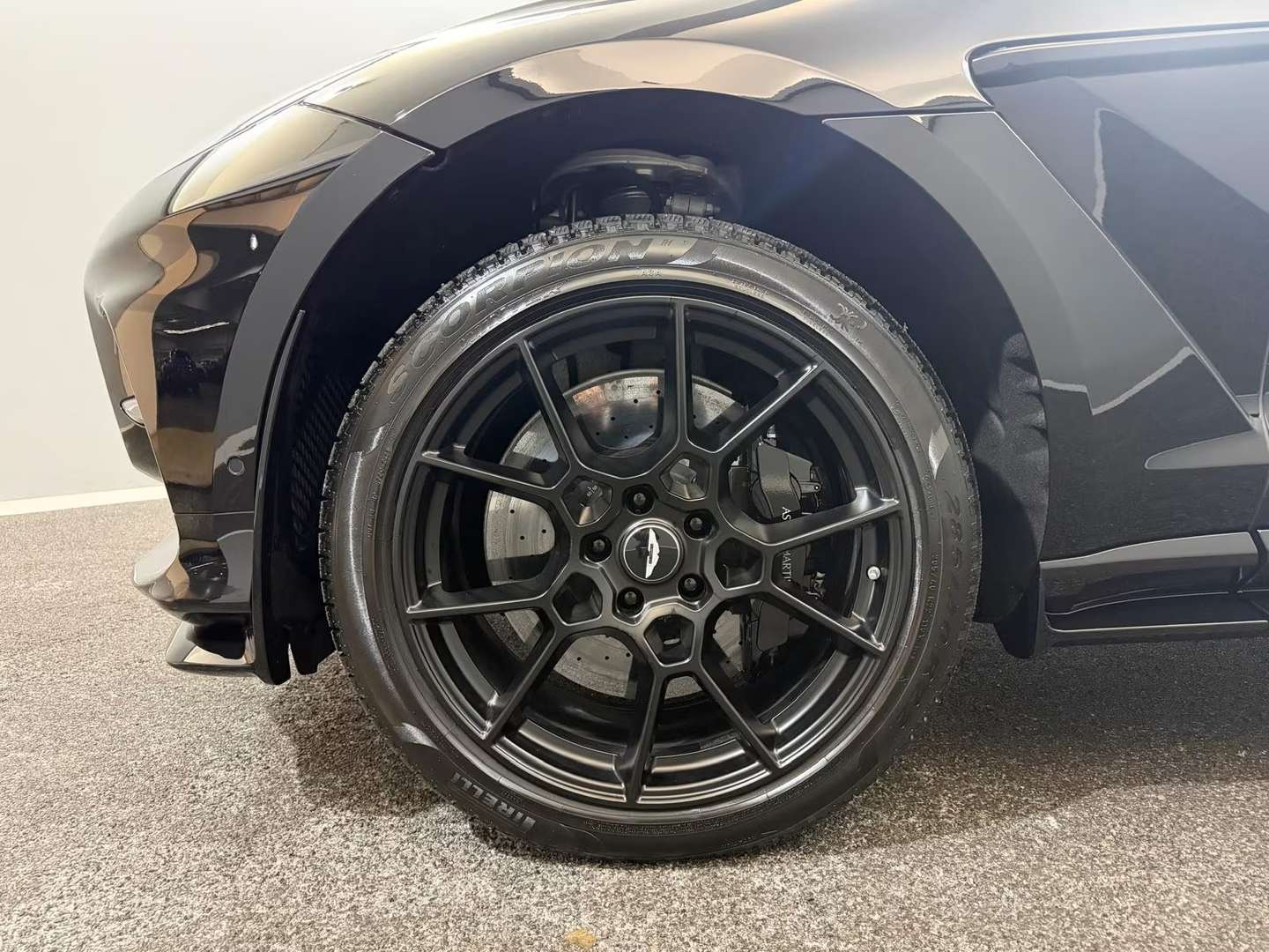 Aston Martin DBX 707CV 4.0 Autom. - 2024 - Joinsteer - #4