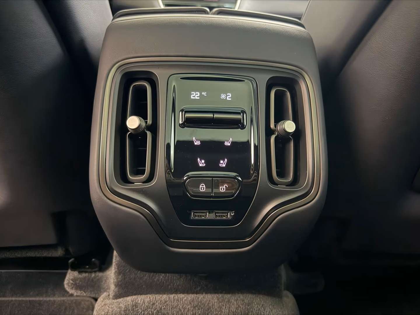 Aston Martin DBX 707CV 4.0 Autom. - 2024 - Joinsteer - #11