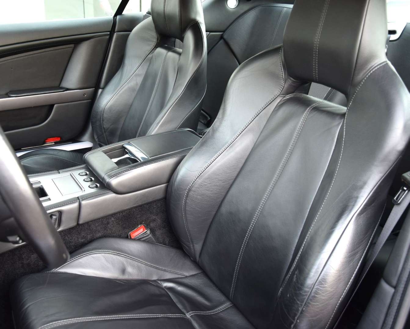 Aston Martin DB9 Coupe AT - 2007 - Joinsteer - #7