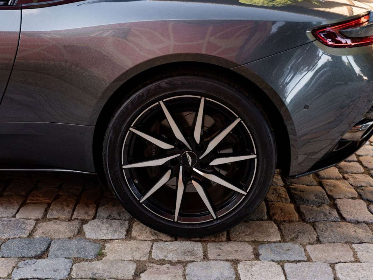 Aston Martin DB11 V12 Launch Edition - 2017 - Joinsteer - #19