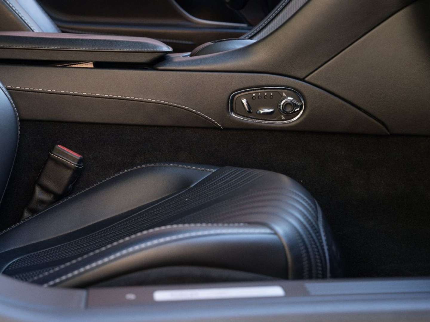 Aston Martin DB11 V12 Launch Edition - 2017 - Joinsteer - #24