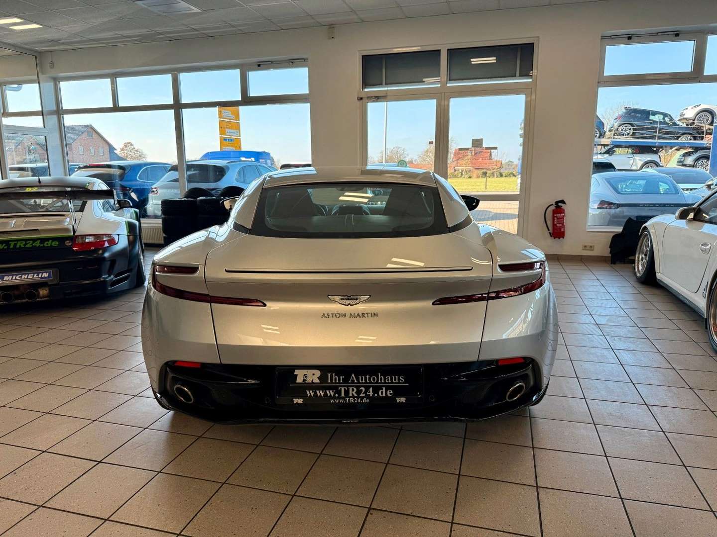 Aston Martin DB11 Coupé 5.2 V12 Black Pack - 2019 - Joinsteer - #4