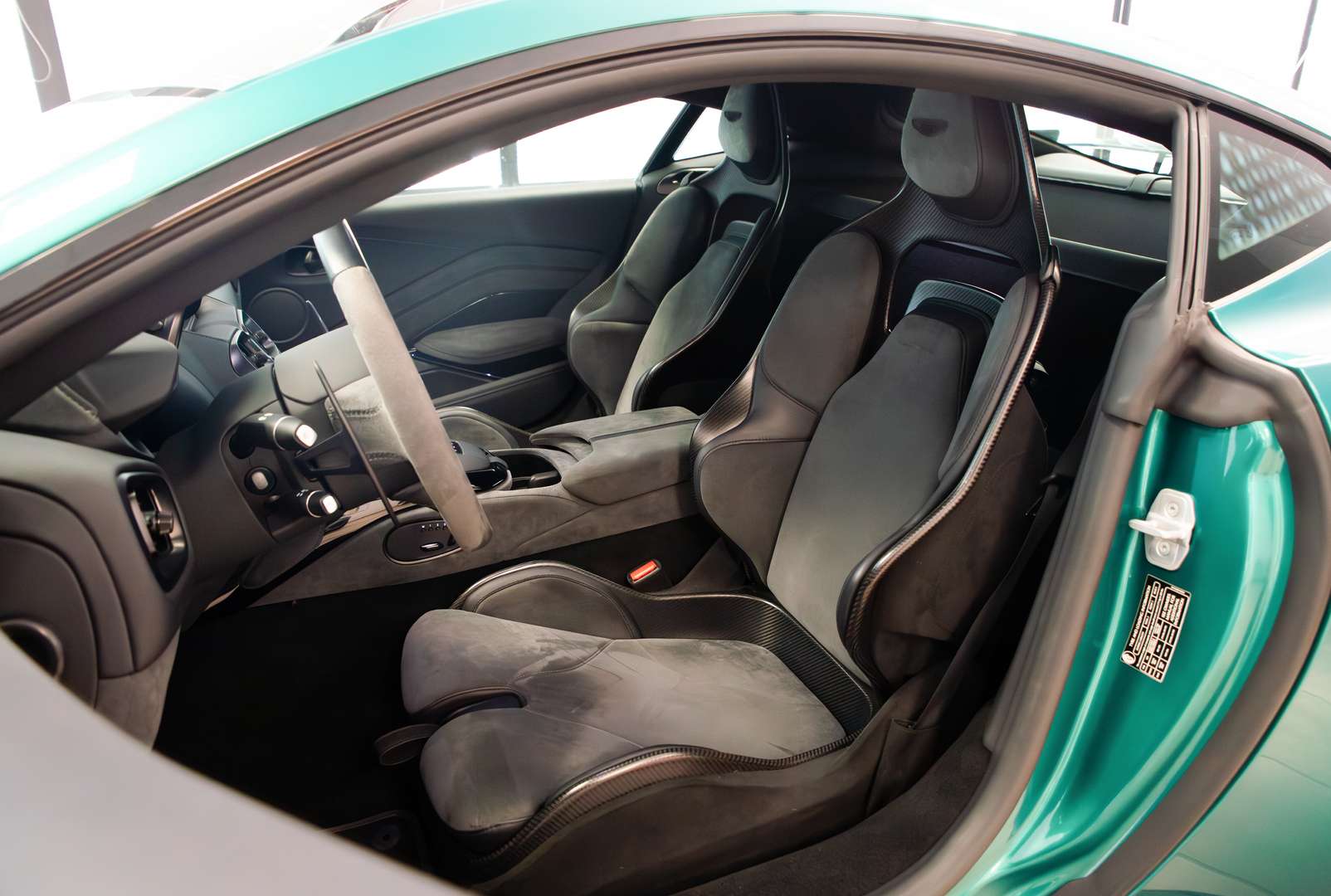 Aston Martin Vantage Coupe 4.0 V8 F1 Auto - 2023 - Joinsteer - #5