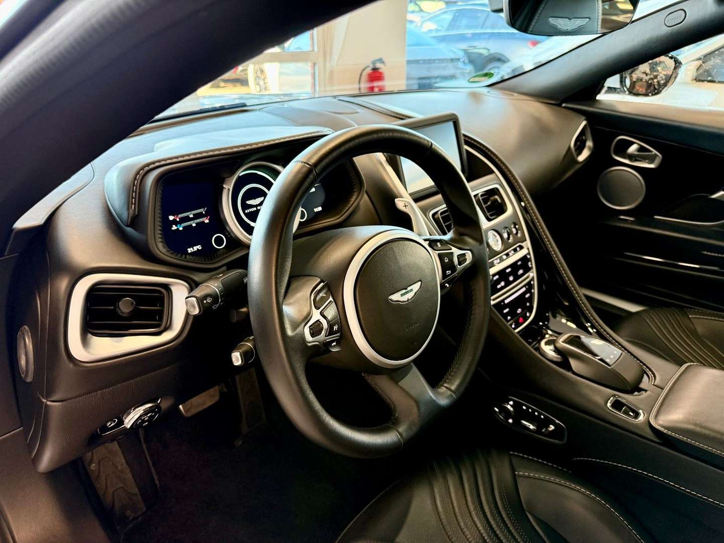 Aston Martin DB11 Coupé 5.2 V12 Black Pack - 2019 - Joinsteer - #14