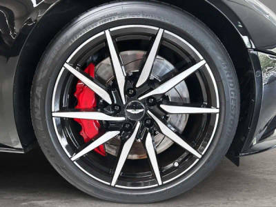Aston Martin DB11 Coupé V8 Onyx Black - 2017 - Joinsteer - #1
