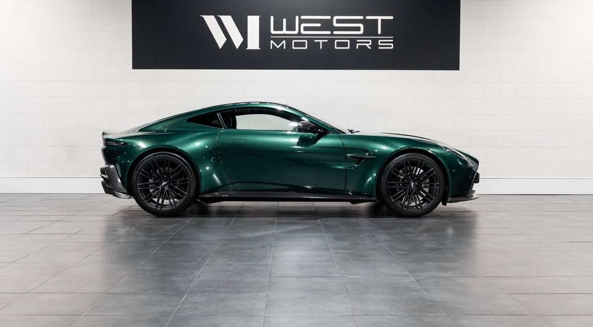 Aston Martin V8 665 - 2025 - Joinsteer - #3