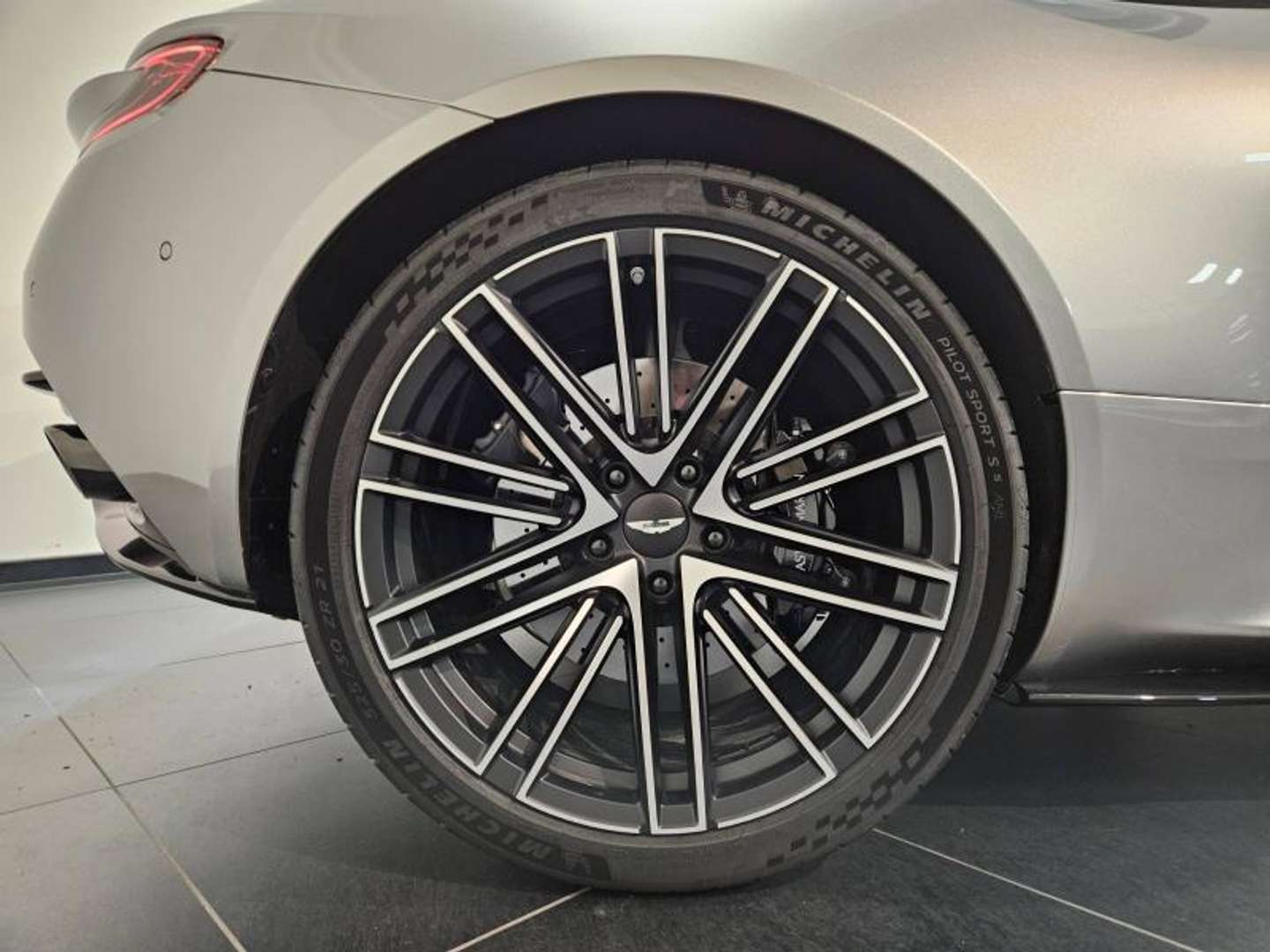 Aston Martin Volante V8 4.0 680ch BVA8 - 2025 - Joinsteer - #7