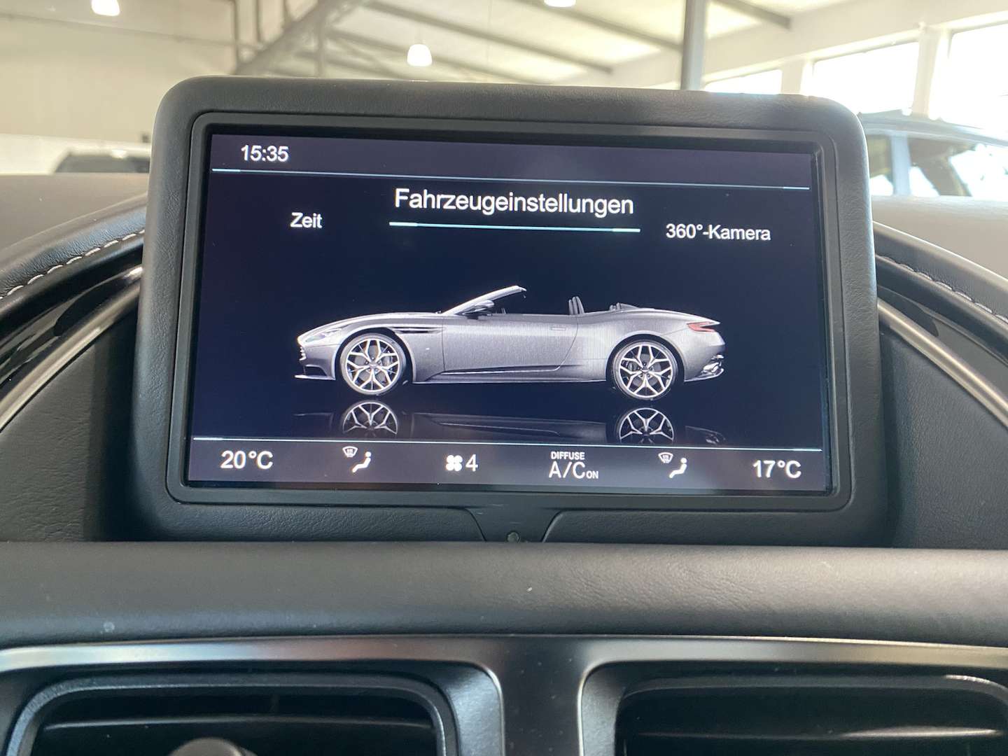 Aston Martin DB11 Volante 4.0 V8 BlackPack - 2019 - Joinsteer - #27