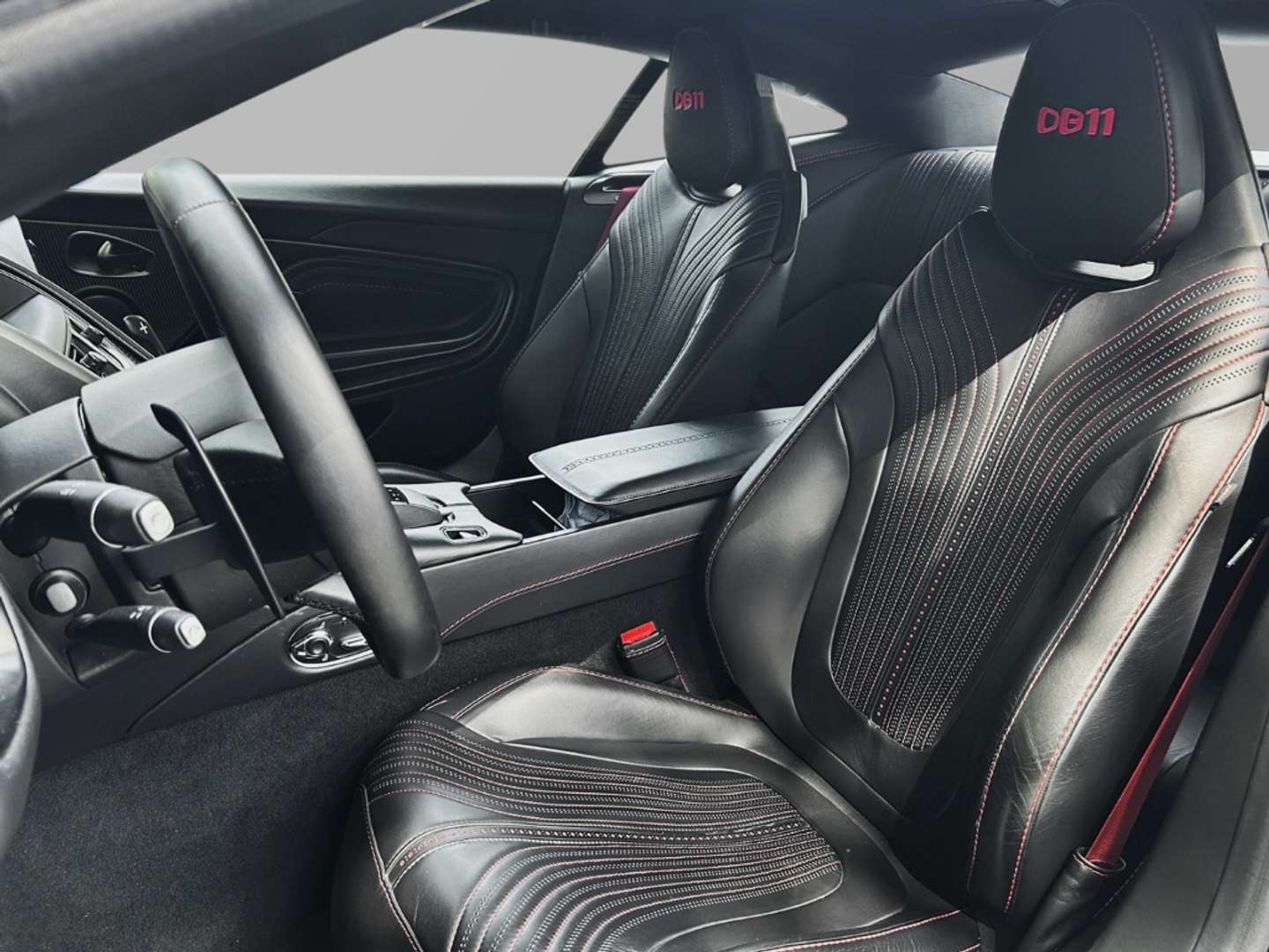 Aston Martin DB11 Coupé V8 Onyx Black - 2017 - Joinsteer - #10