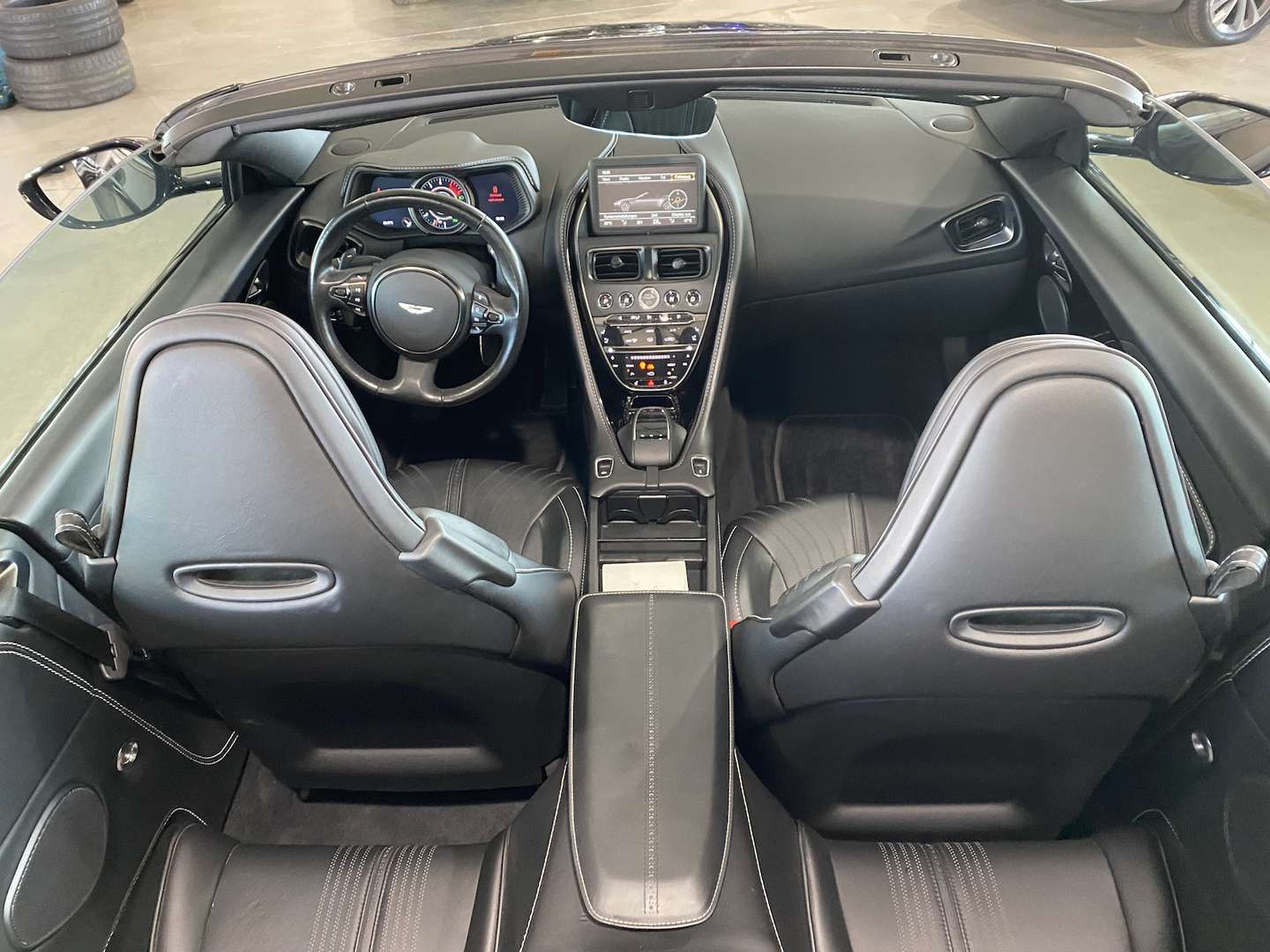 Aston Martin DB11 Volante 4.0 V8 BlackPack - 2019 - Joinsteer - #31