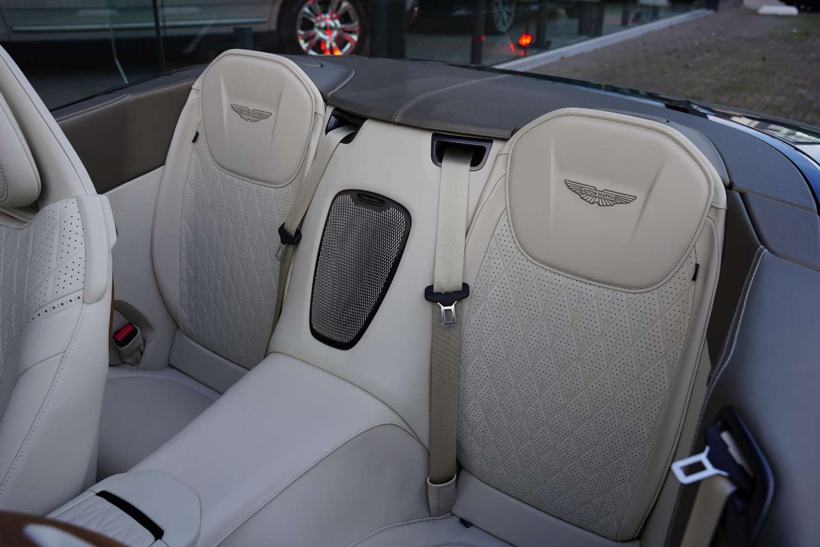 Aston Martin DB12 Volante 4.0 V8 Carbon Pack - 2024 - Joinsteer - #9