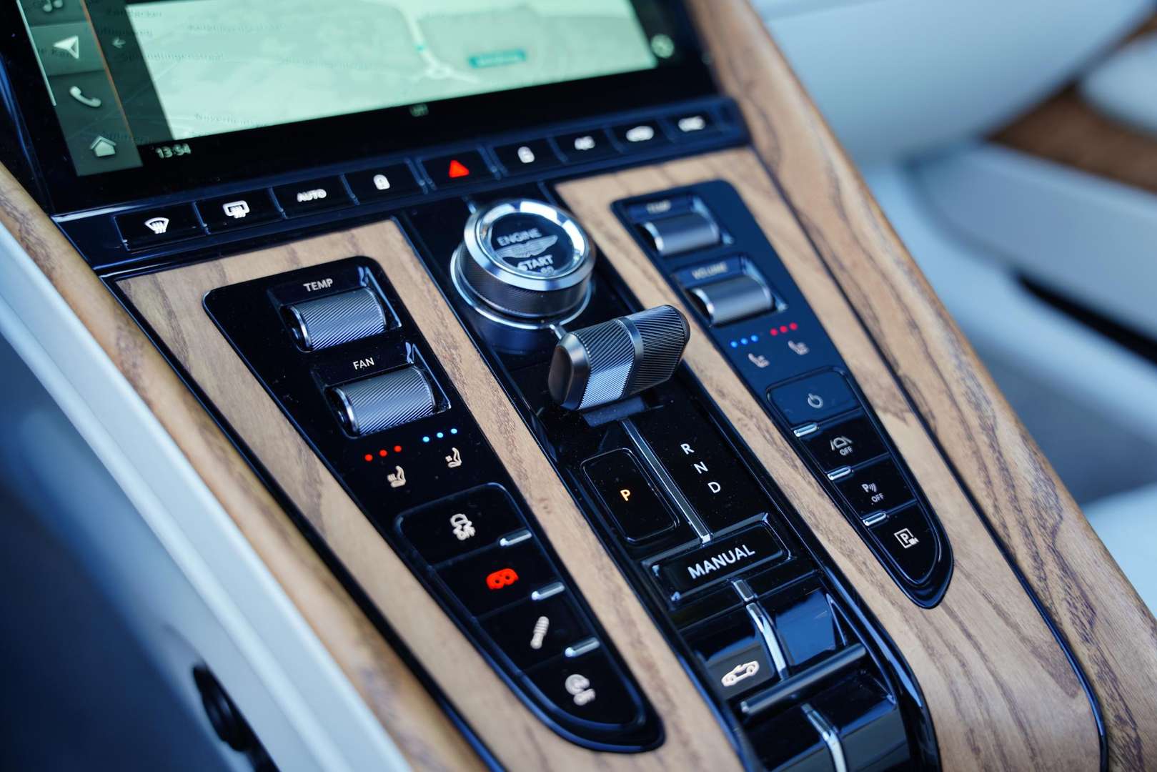 Aston Martin DB12 Volante 4.0 V8 Carbon Pack - 2024 - Joinsteer - #19