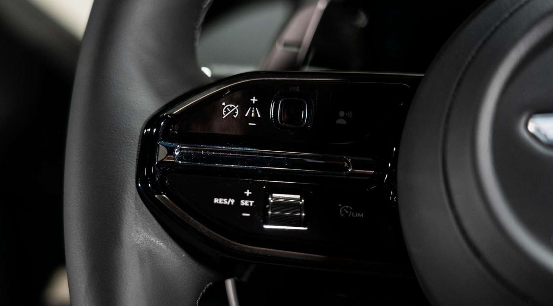 Aston Martin V8 665 - 2025 - Joinsteer - #23