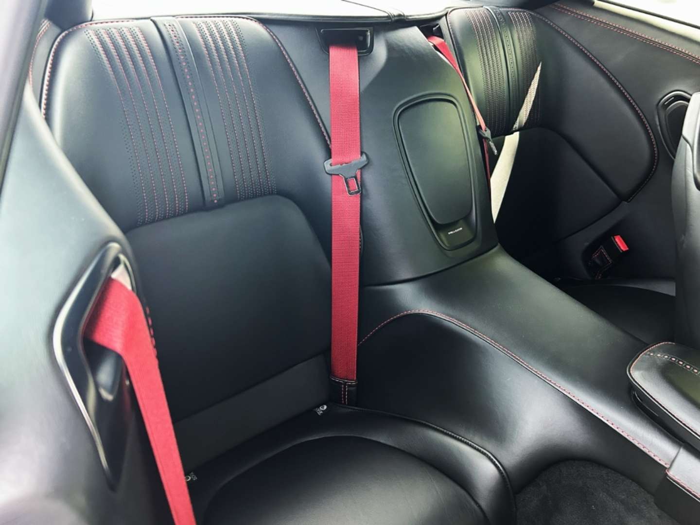 Aston Martin DB11 Coupé V8 Onyx Black - 2017 - Joinsteer - #29