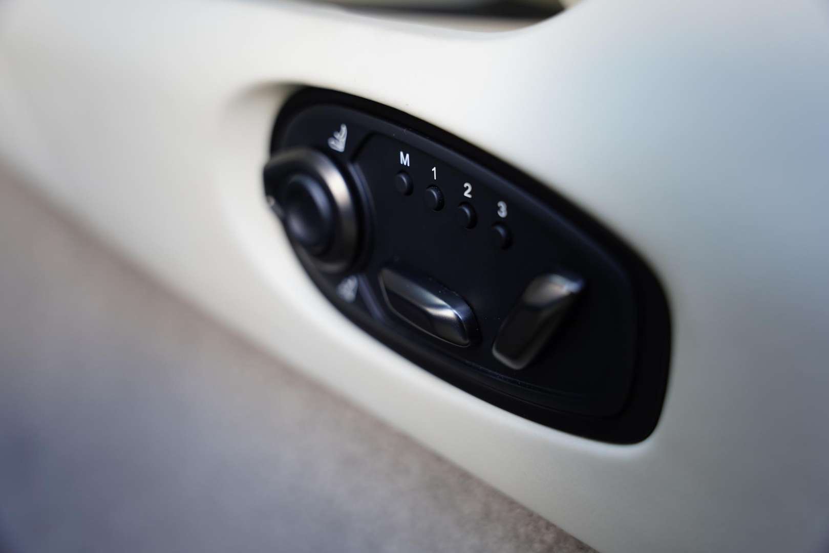 Aston Martin DB12 Volante 4.0 V8 Carbon Pack - 2024 - Joinsteer - #25