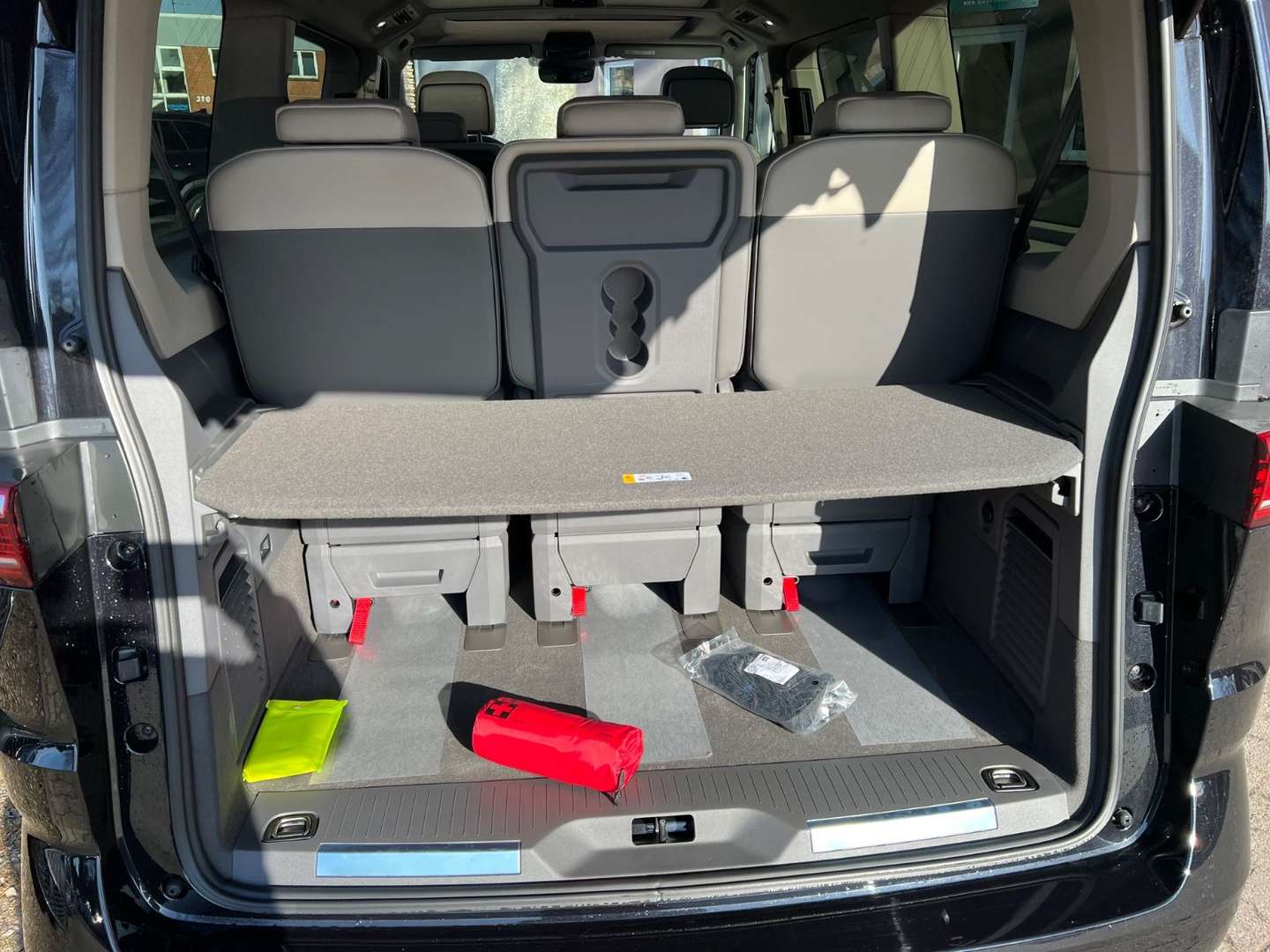 Volkswagen Multivan TDI Style - 2025 - Joinsteer - #8