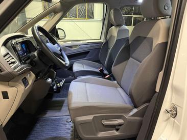 Volkswagen Multivan TDI — photo 25