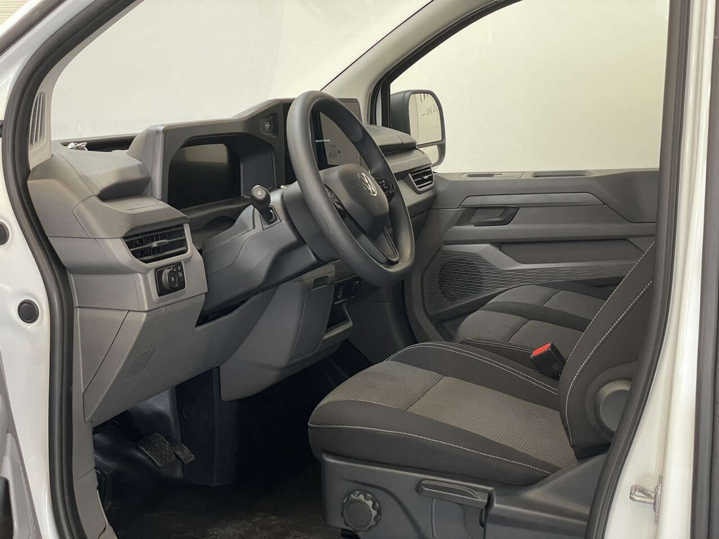 Volkswagen Transporter Dub Cab TDI - 2025 - Joinsteer - #11