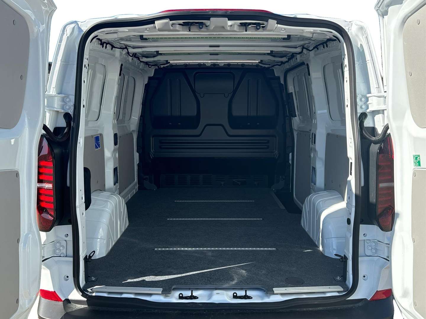 Volkswagen Transporter - 2025 - Joinsteer - #12
