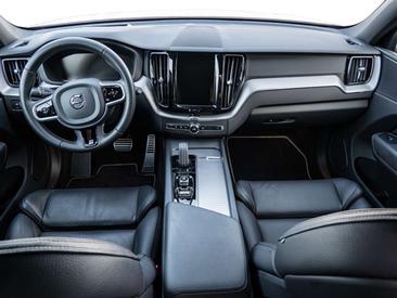 Volvo XC60 B4 R-Design — photo 6