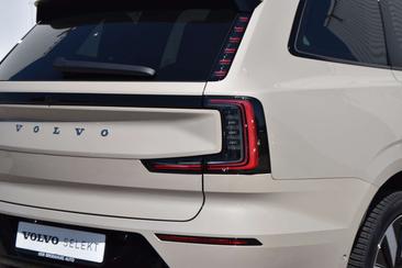 Volvo EX90 Twin Motor — photo 12