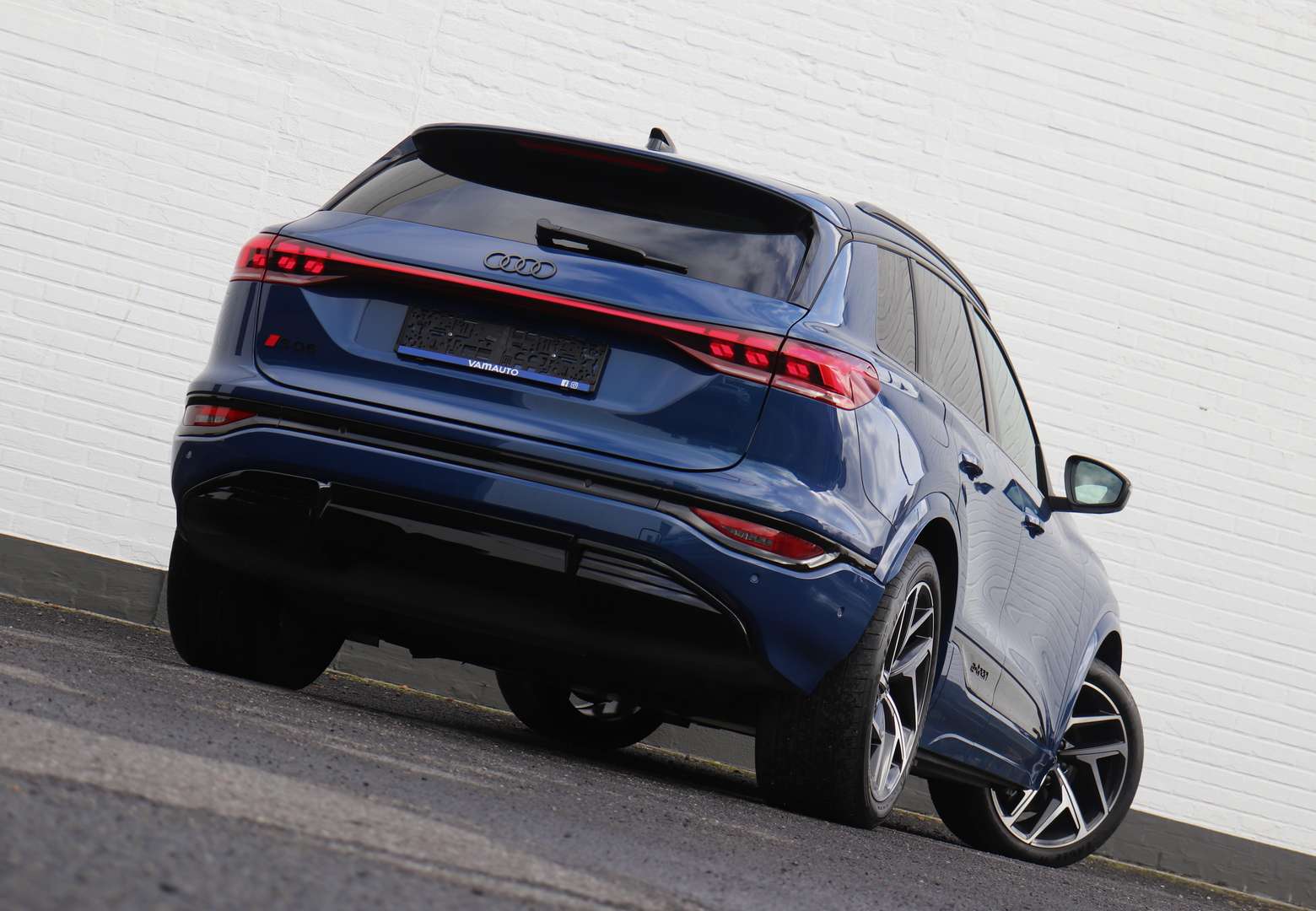 Audi SQ6 E-tron EDITION-ONE-BLUE - 2024 - Joinsteer - #10