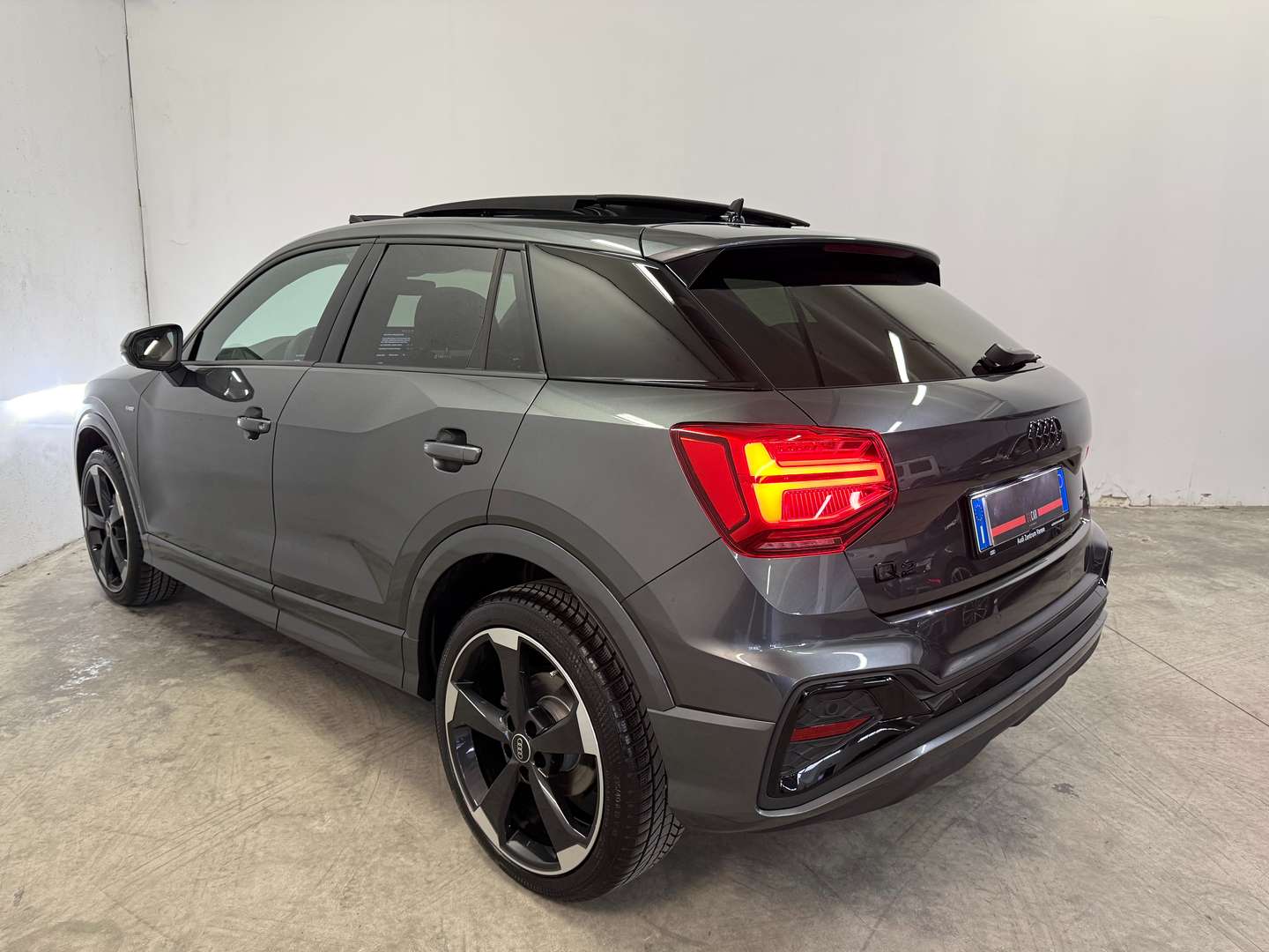 Audi Q2 Identity Black 40 TFSI - 2025 - Joinsteer - #2