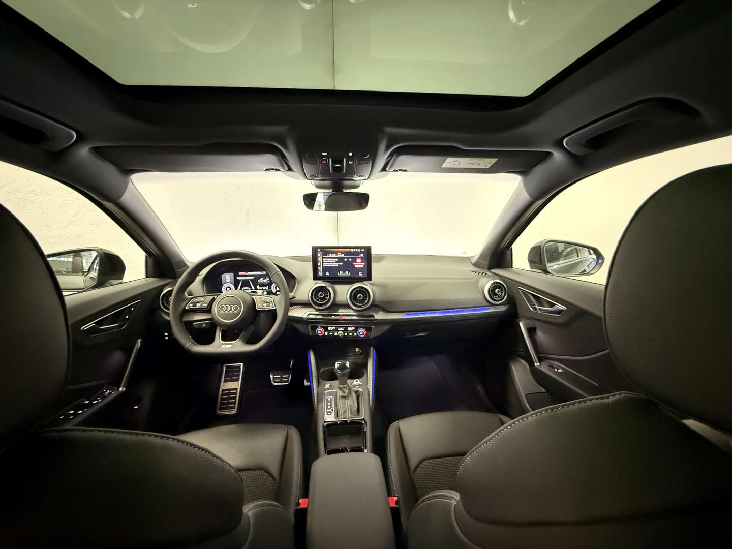 Audi Q2 Identity Black 40 TFSI - 2025 - Joinsteer - #9