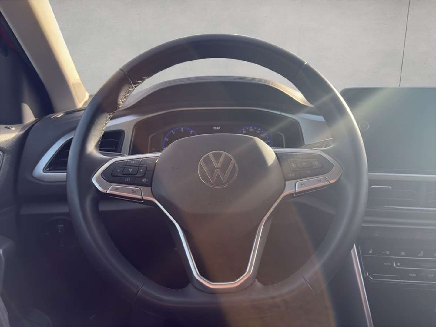 Volkswagen T-Roc TSI Life - 2023 - Joinsteer - #9