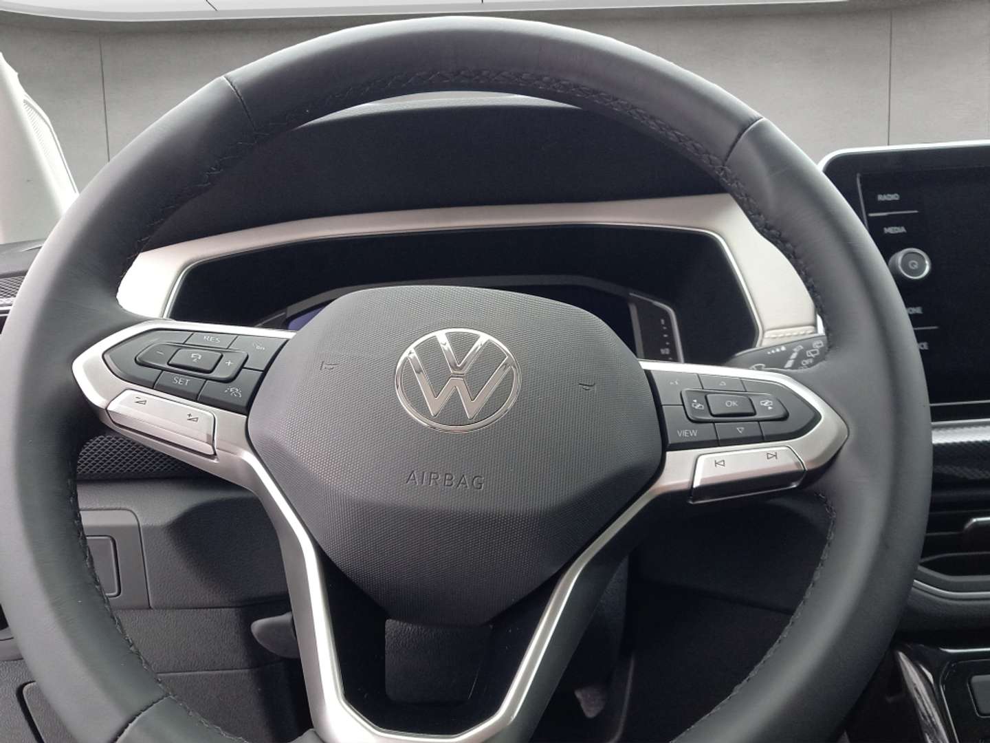 Volkswagen T-CROSS TSI Style - 2025 - Joinsteer - #13