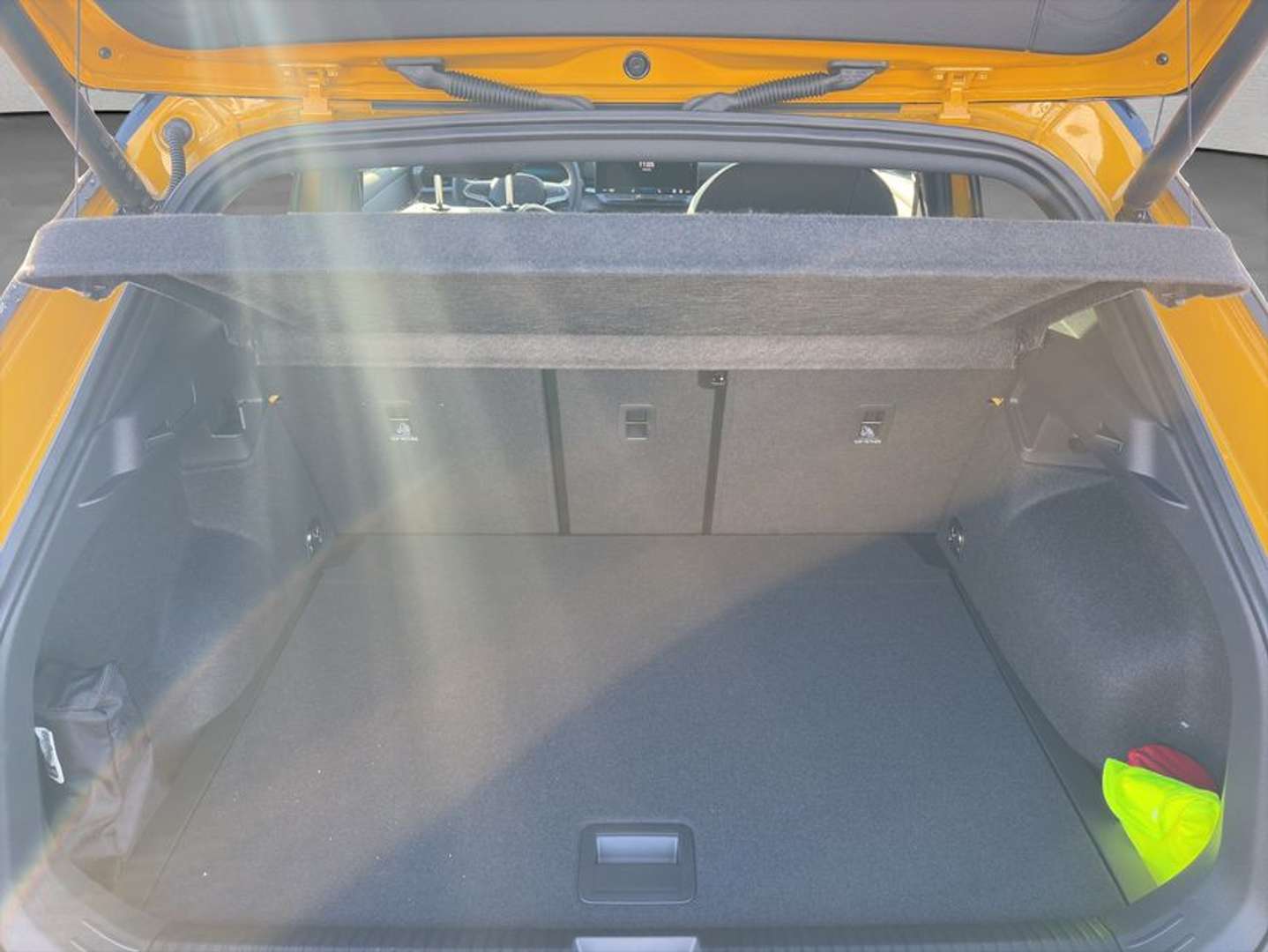 Volkswagen T-Roc R-Line - 2026 - Joinsteer - #3
