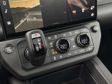 Land Rover Defender 110 Octa Black P635 — photo 18