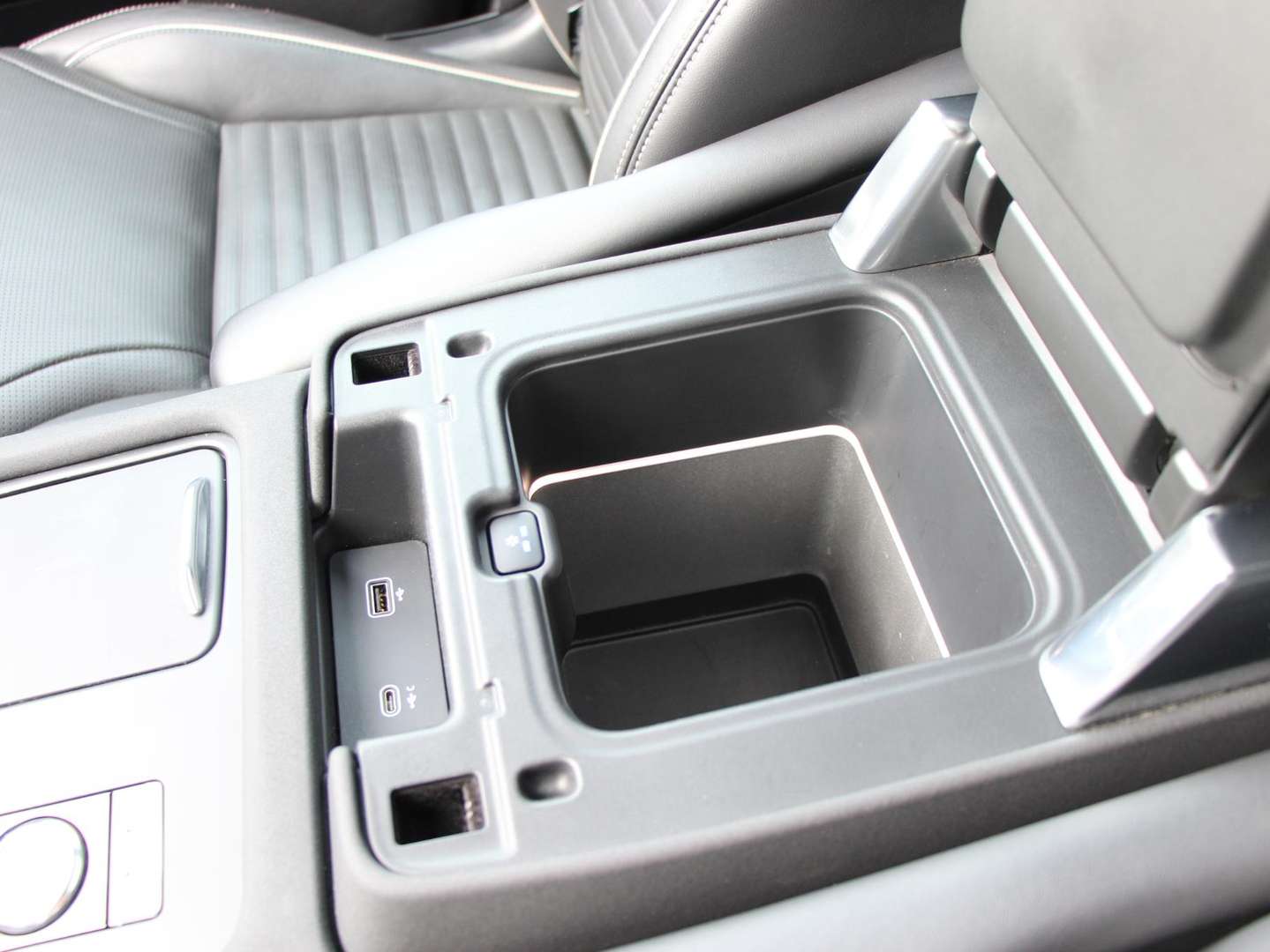 Land Rover Discovery R-Dynamic SE 7p P360 - 2022 - Joinsteer - #16