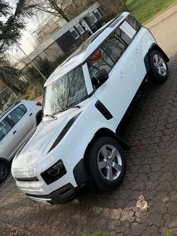Land Rover Defender 110 X-Dynamic HSE — photo 3
