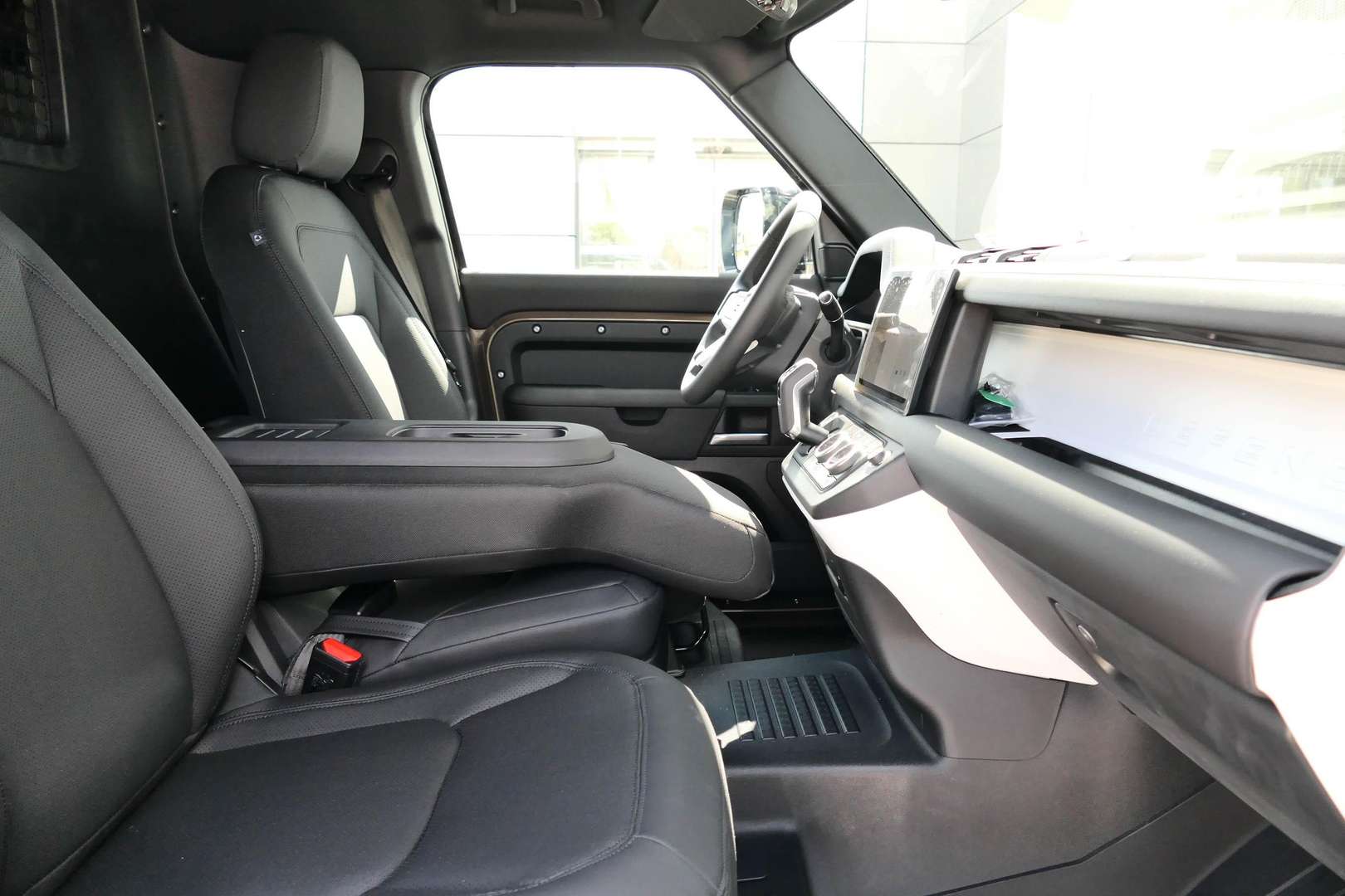 Land Rover Defender 110 D250 Hard Top S AWD Auto - 2025 - Joinsteer - #6