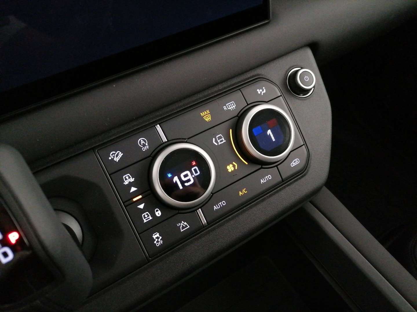 Land Rover Defender 90 X-dynamic Se Awd 3.0d I6 Mhev 200cv Auto - 2025 - Joinsteer - #17