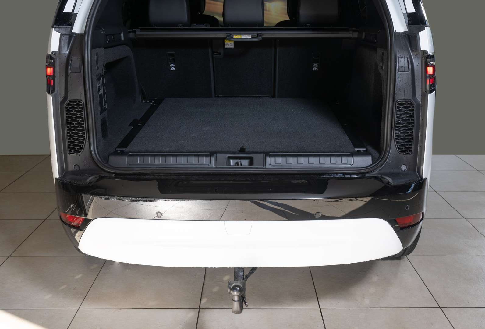 Land Rover Discovery R-DYNAMIC SE D250 - 2023 - Joinsteer - #5