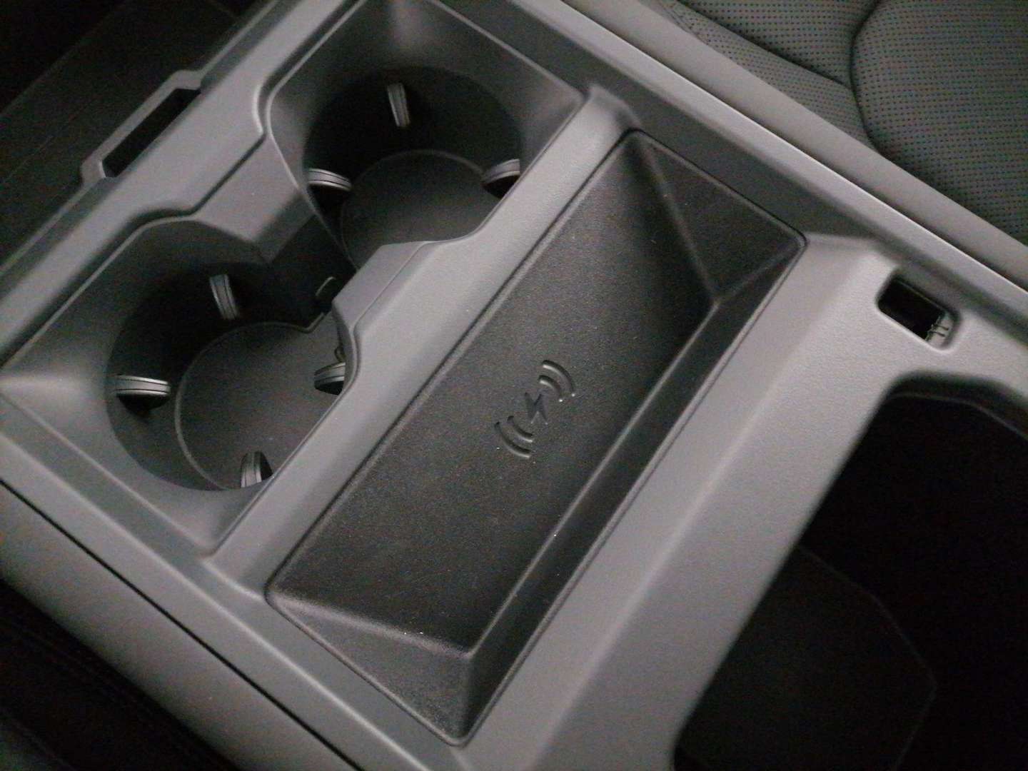 Land Rover Defender 90 X-dynamic Se Awd 3.0d I6 Mhev 200cv Auto - 2025 - Joinsteer - #40