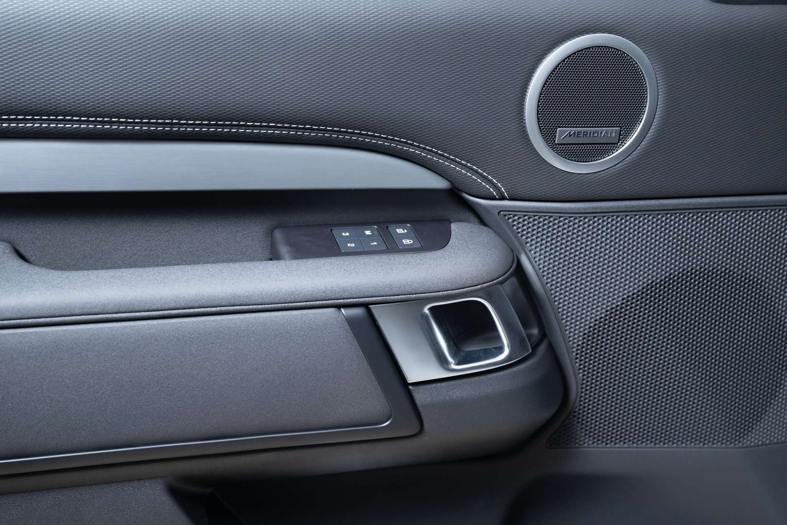 Land Rover Discovery R-DYNAMIC SE D250 - 2023 - Joinsteer - #19