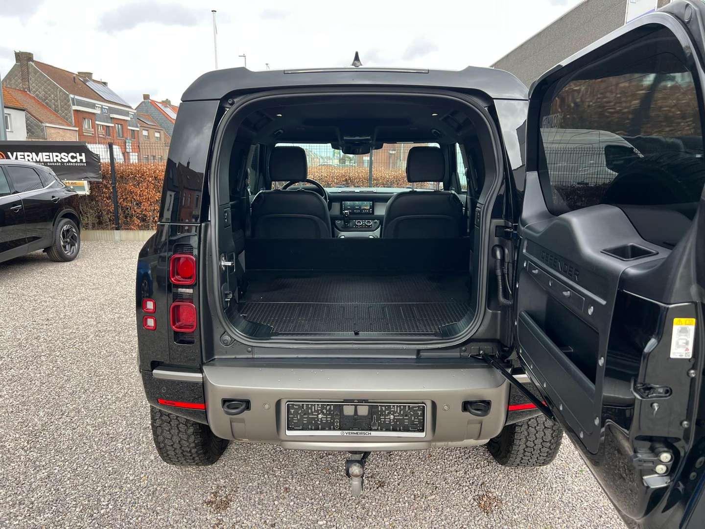 Land Rover Defender 90 3.0 D MHEV D200 S*X-DYNAMIC*TREKHAAK* - 2023 - Joinsteer - #9